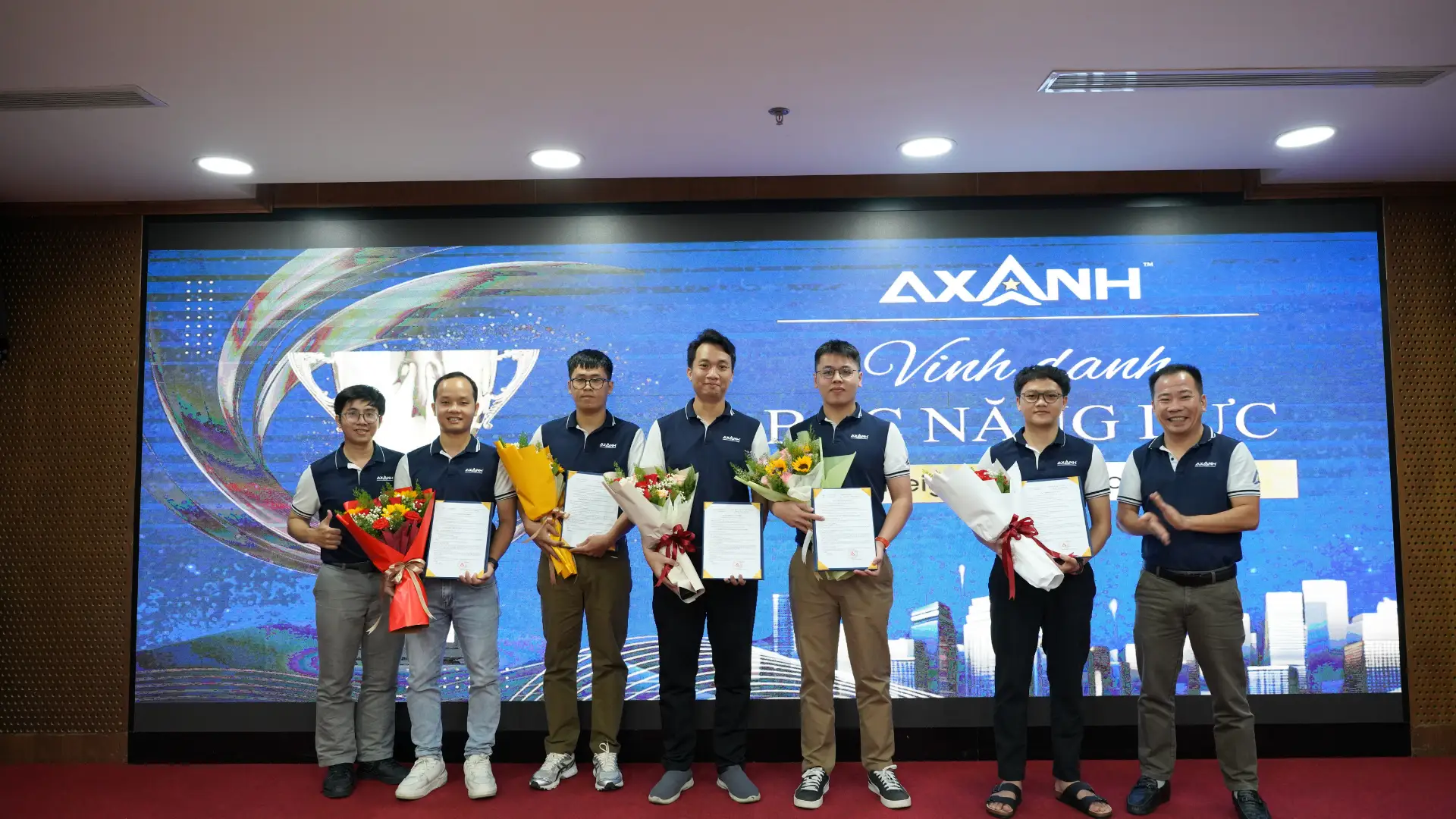 Outstanding individuals honored at AXANH